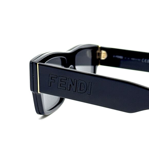 New, FENDI Sunglasses FE40118I 01A Authentic - Picture 7 of 12